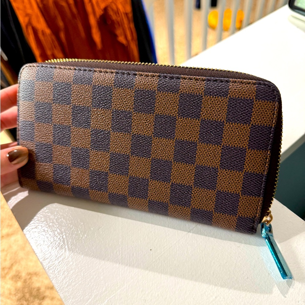 NEW brown check wallet